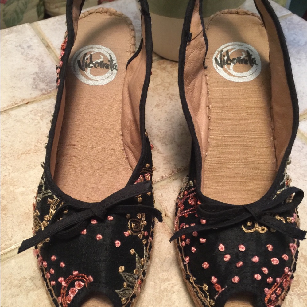 Vidorreta multi colored wedges